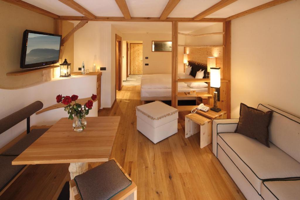 Dolomites Living Hotel Tirler Alpe Di Siusi Quarto foto